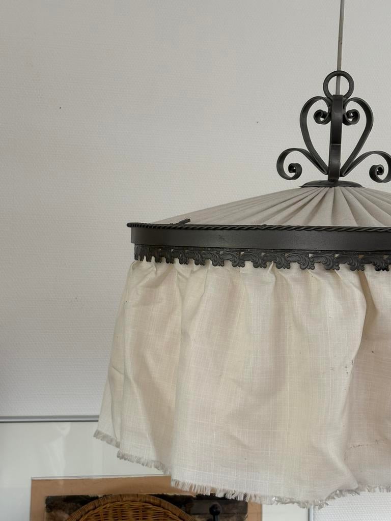 Vintage art deco smeedijzeren & geplooide zijden hanglamp, Ophalen of Verzenden