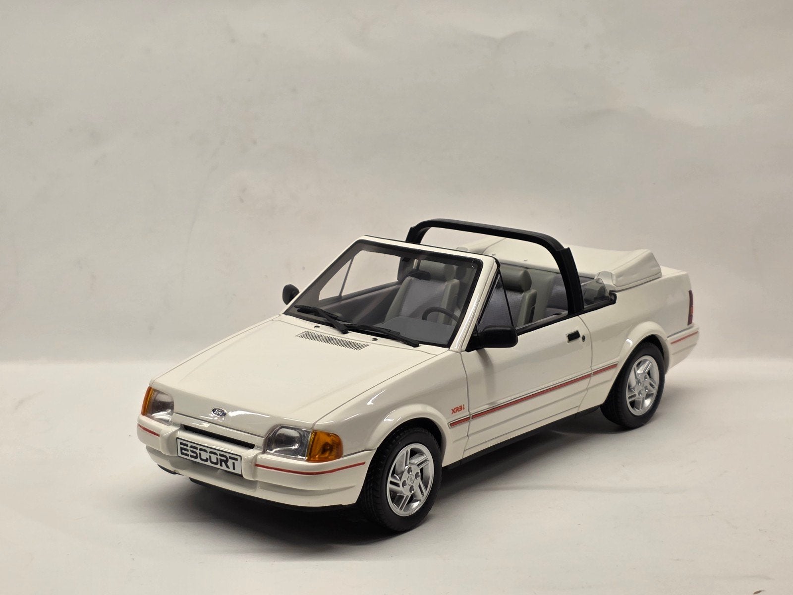 Ottomobile Ford Escort XR3i Cabriolet 1:18, OttOMobile, Auto, Nieuw, Ophalen of Verzenden