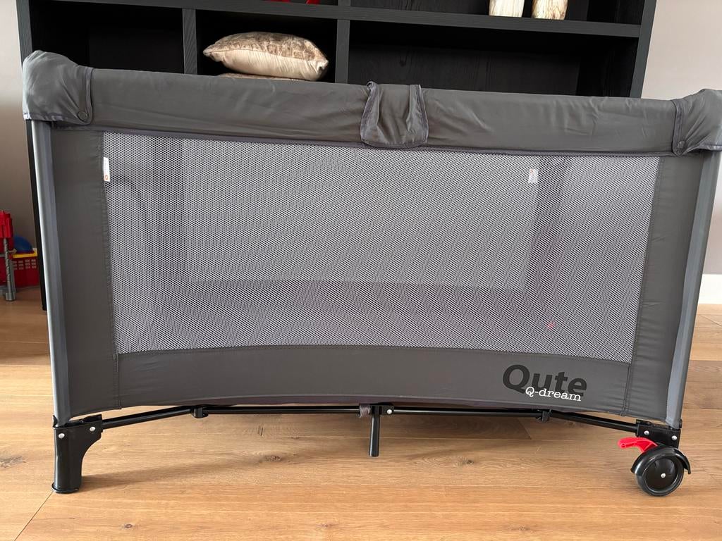 Qute Q-dream Reisbedje - Grijs, Inklapbaar, Ophalen, Zo goed als nieuw, Reisbedje
