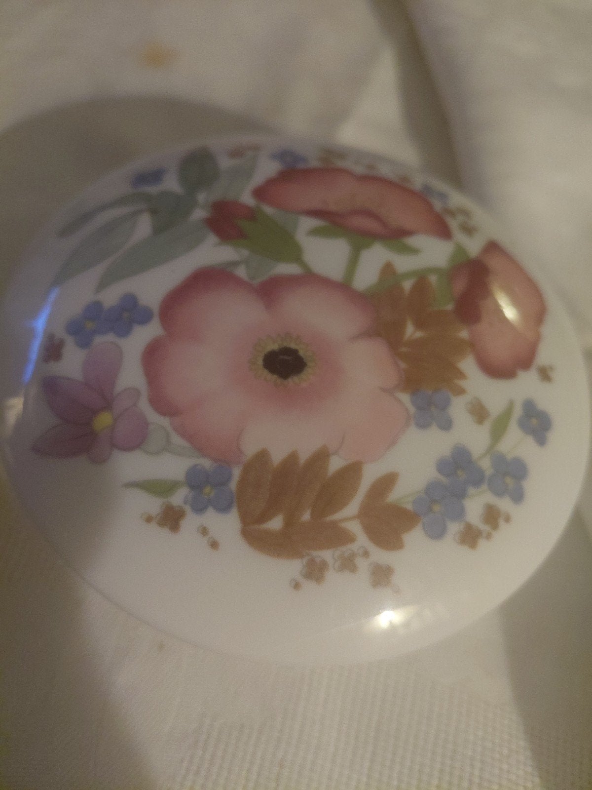 Wedgwood Bone China Doosje met Bloemenpatroon, Meerkleurig, Ophalen of Verzenden, Steen/keramiek, Klassiek