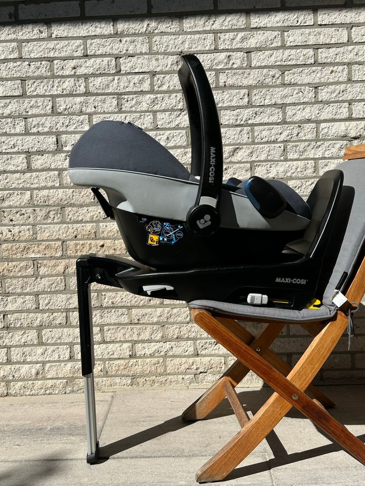 Maxi Cosi Pebble Pro i-Size met FamilyFix ISOFIX-basis, Ophalen, Zijbescherming, Zo goed als nieuw, Isofix