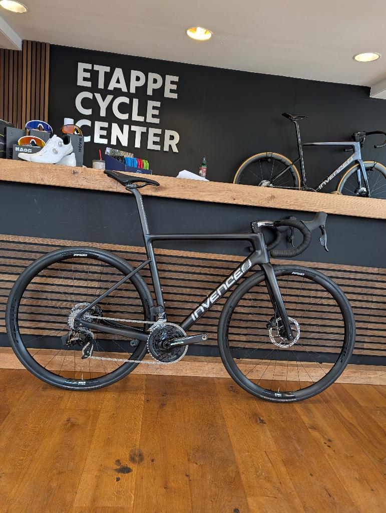 Invence R-one Sram Force AXS, 28 inch, Carbon, Havenstraat 43c, Nieuw