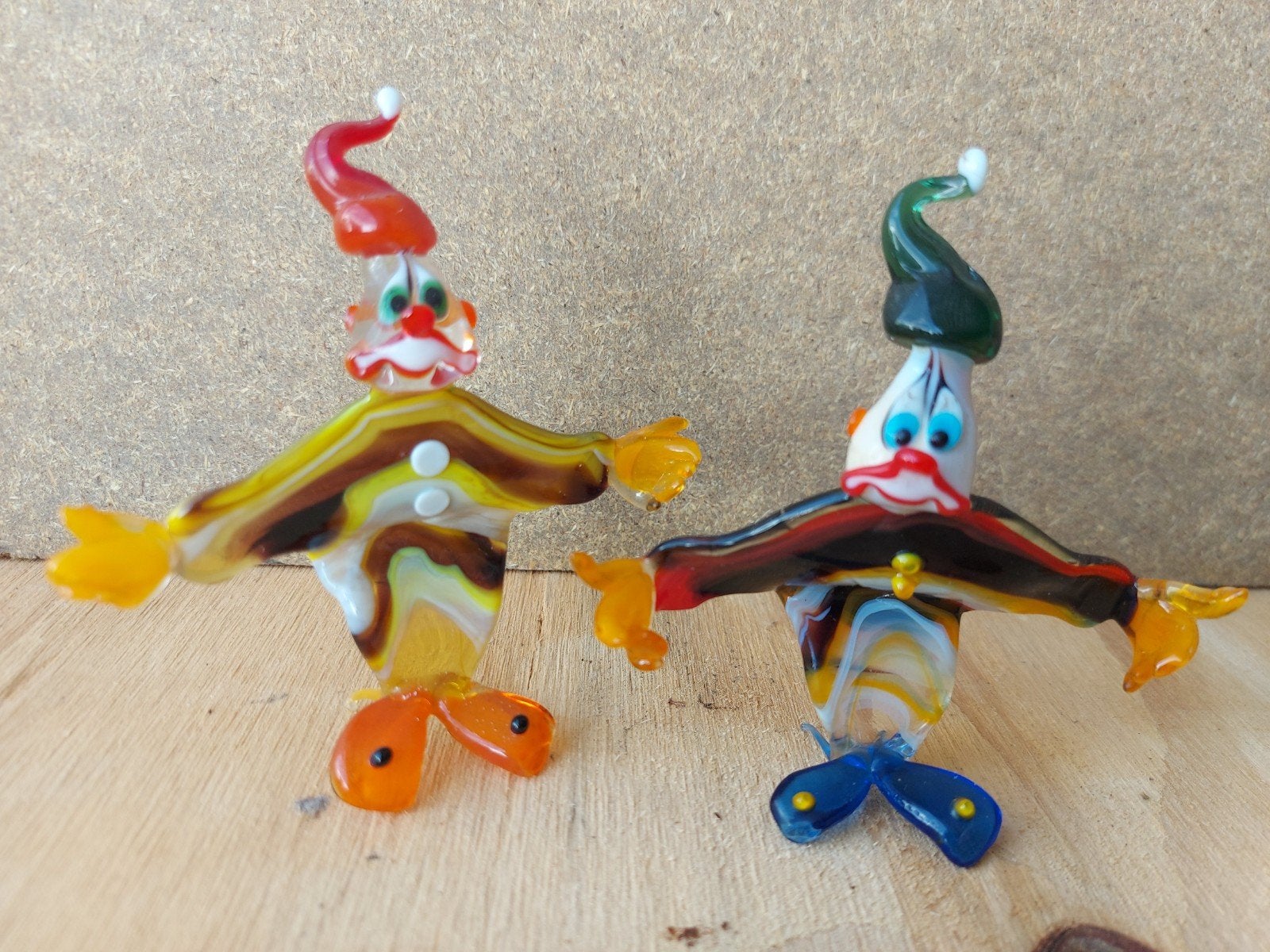 Twee handgeblazen glazen clowns, kleurrijk en uniek, Ophalen of Verzenden, Zo goed als nieuw, Overige typen