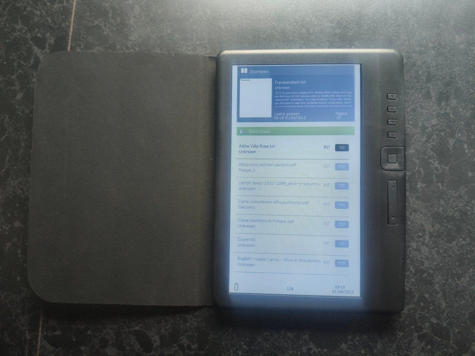 E-reader met hoes - Ideaal voor onderweg, Computers en Software, E-readers, Gebruikt, Ophalen of Verzenden, 4 GB of minder, 7 inch