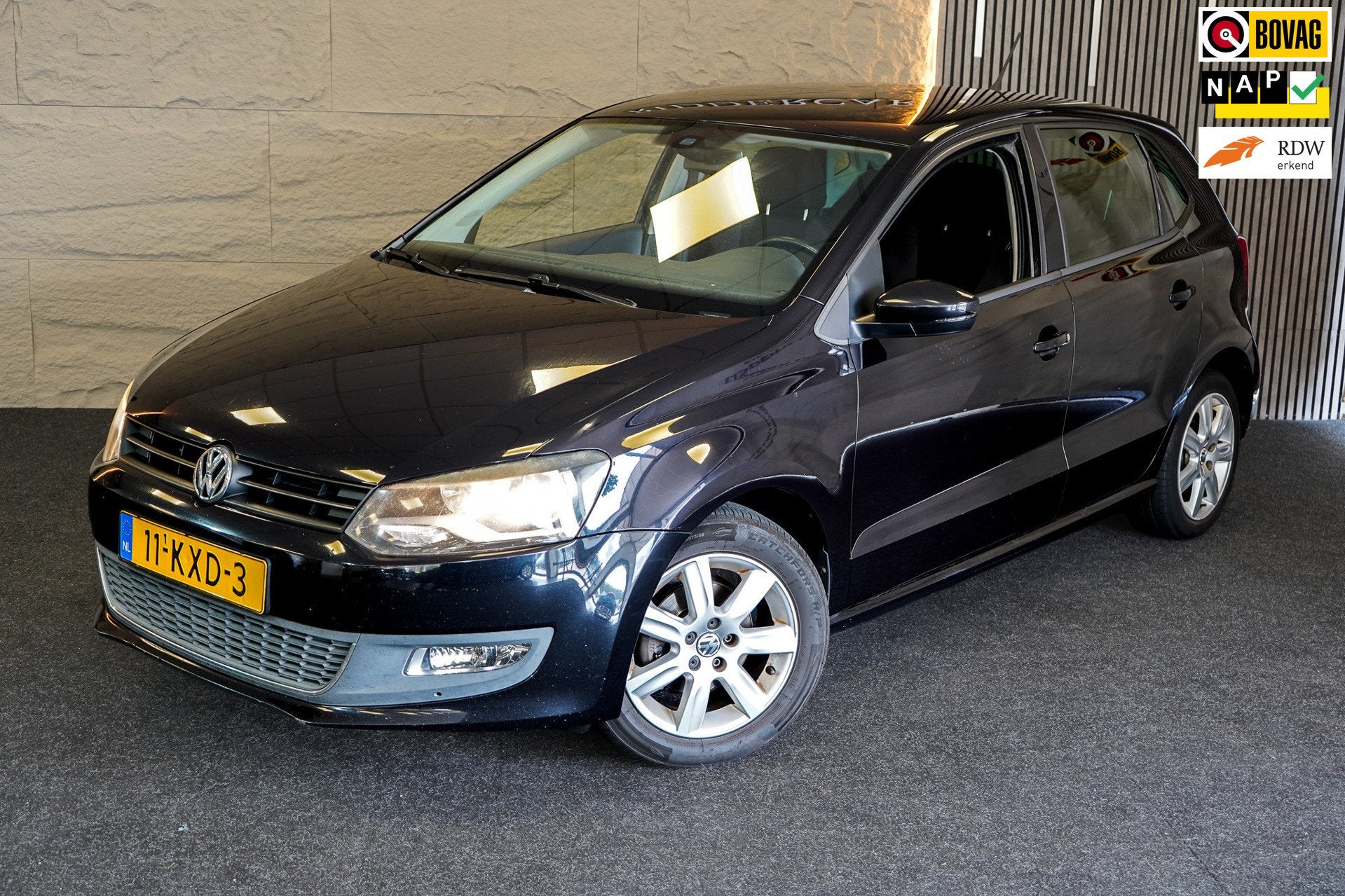 Volkswagen Polo 1.2 TSI Highline|NAP|2E EIG|AIRCO|CRUISE|VEL, Auto's, Voorwielaandrijving, Euro 5, Verwarmde buitenspiegels, Zwart