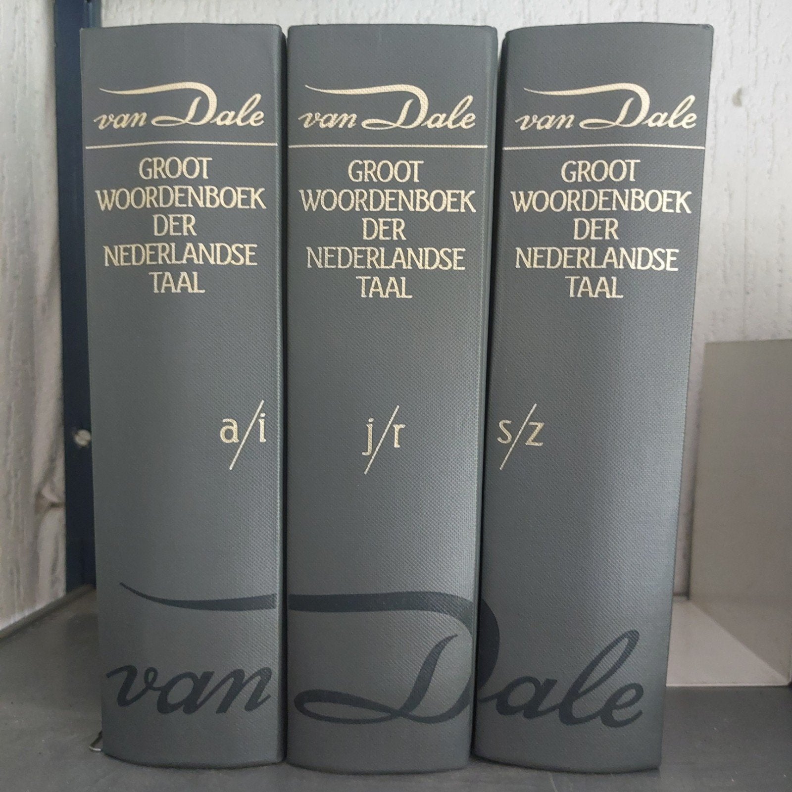 Van Dale Groot Woordenboek der Nederlandse Taal (3 delen), Nederlands, Ophalen of Verzenden, Zo goed als nieuw, Van Dale