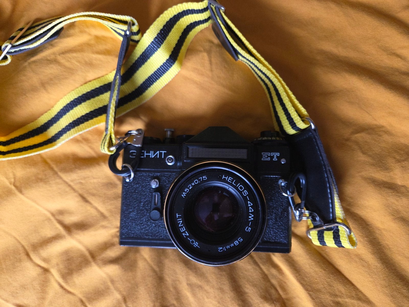 Zenit ET Camera met Helios M42-5 lens en flitser, Ophalen of Verzenden, Gebruikt, Spiegelreflex, Overige Merken