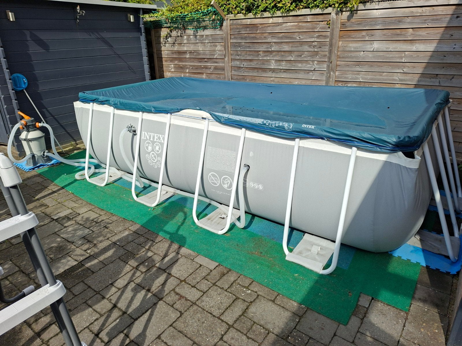 Intex zwembad 4x2 meter 2 seizoenen gebruikt+zandfilterpomp, Ophalen, 200 tot 300 cm, 80 tot 120 cm, Zo goed als nieuw
