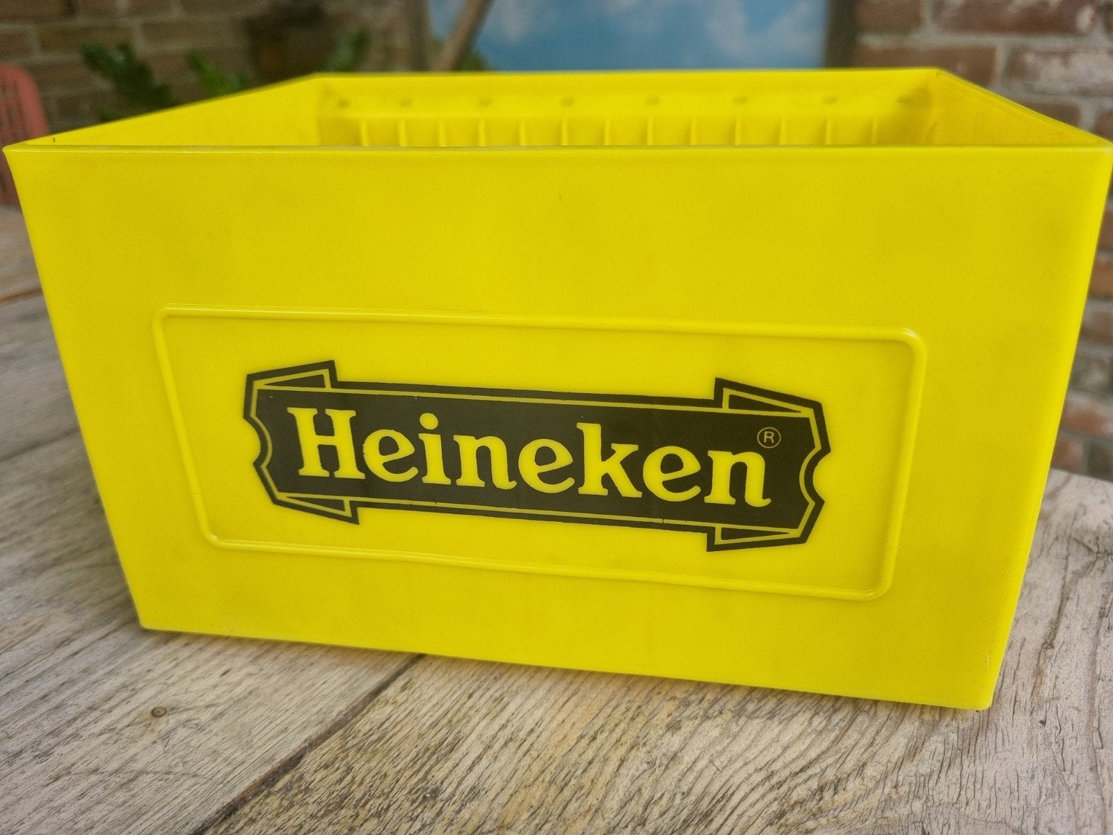 Heineken bierkratje geel - CD rekje, Verzamelen, Ophalen of Verzenden, Gebruikt, Gebruiksvoorwerp