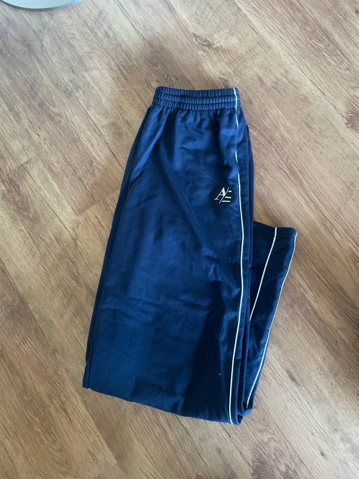 Donkerblauwe sportbroek met witte strepen, Kleding | Dames, Sportkleding, Maat 38/40 (M), Blauw, Ophalen of Verzenden, Fitness of Aerobics