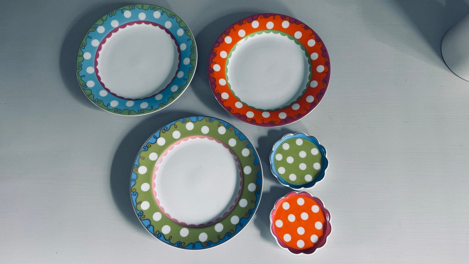 Oilily gebaksbordjes en theetipjes, Keramiek, Ophalen of Verzenden, Zo goed als nieuw, Bord(en)