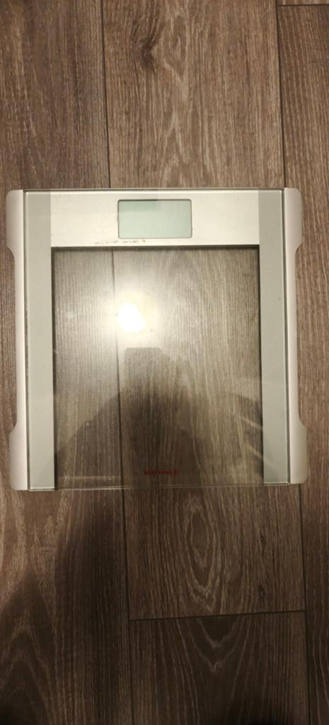Digitale Personenweegschaal - Nauwkeurig en Stijlvol, Witgoed en Apparatuur, Weegschalen, 1 tot 500 gram, 100 kg of meer, Ophalen of Verzenden