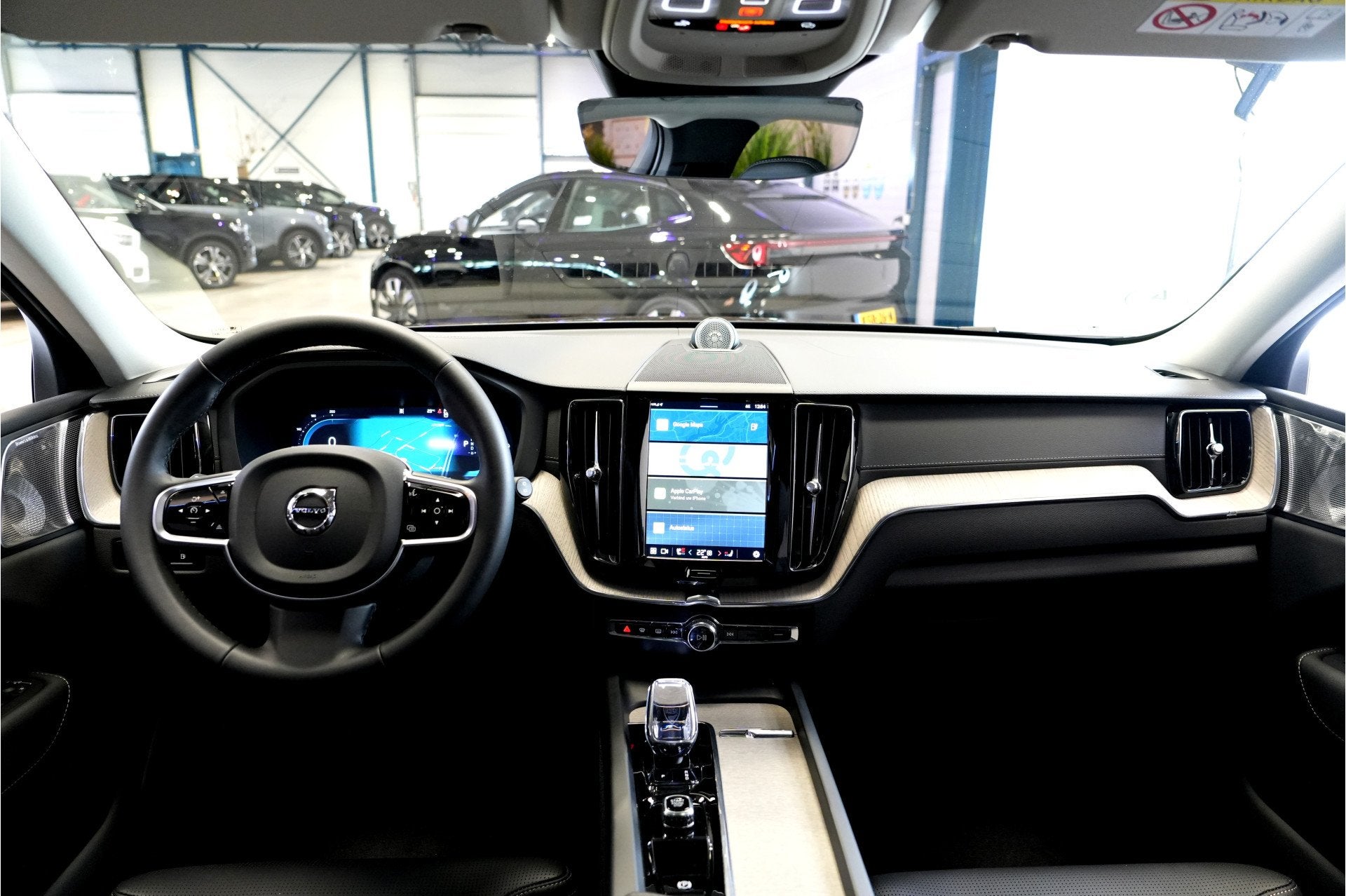 Volvo XC60 2.0 T8 AWD 335kW/456pk Aut8 Recharge Ultra Dark L, Automaat, Dealer onderhouden, Gebruikt, 4 cilinders