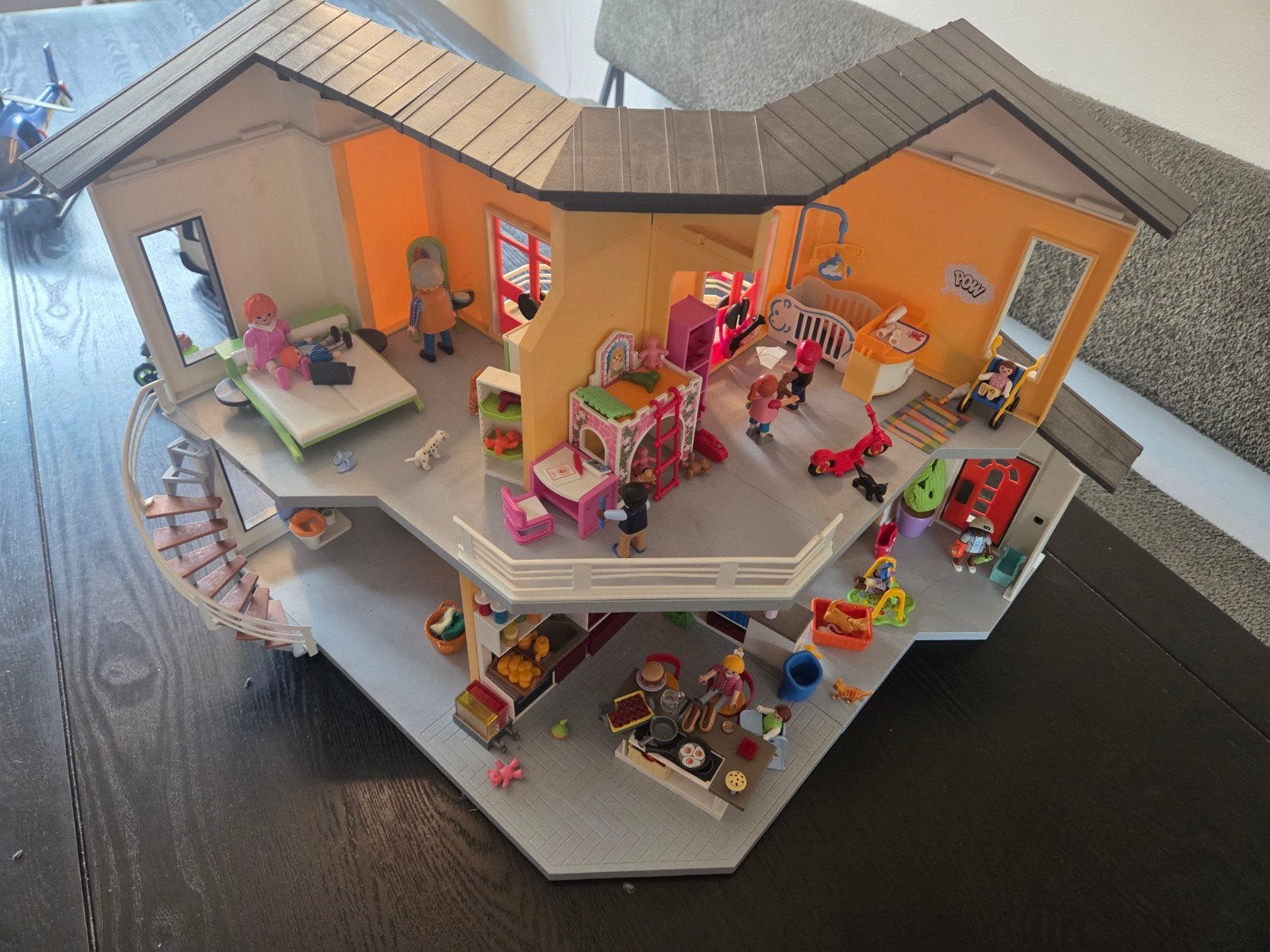 Playmobilset: groot woonhuis met complete inrichting auto+cv, Ophalen, Zo goed als nieuw, Jongen of Meisje