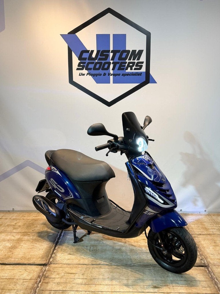 Piaggio Zip 2v 2016 45km brom scooter fulloption carburateur, Fietsen en Brommers, Gebruikt, Zip, Ophalen of Verzenden, Info@vlcustomscooters.nl
