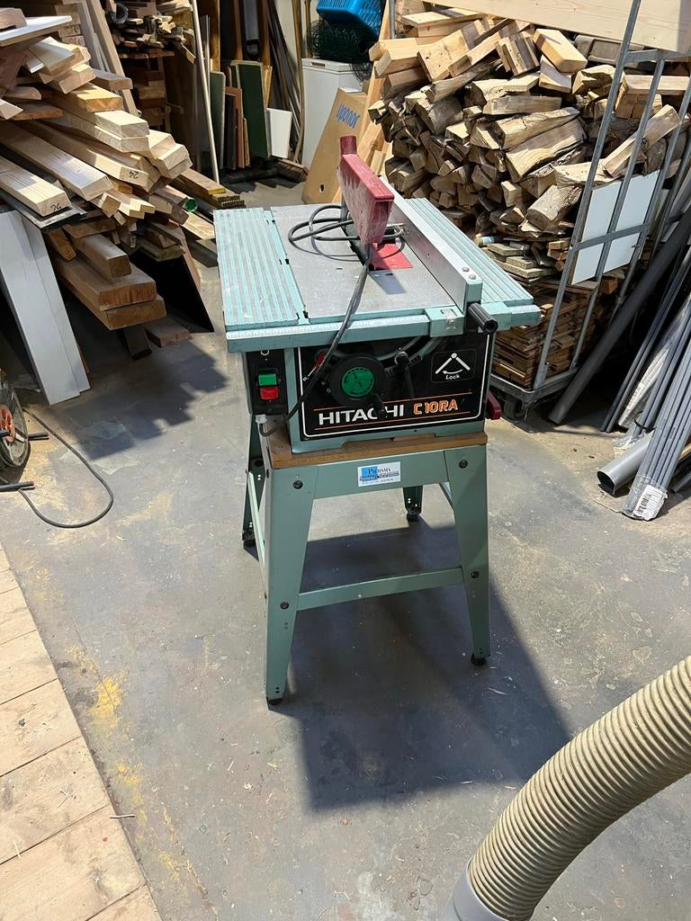 Sterke Hitachi C10RA zaagtafel in prima staat, Gebruikt, Cirkelzaag, 70 mm of meer, Ophalen of Verzenden