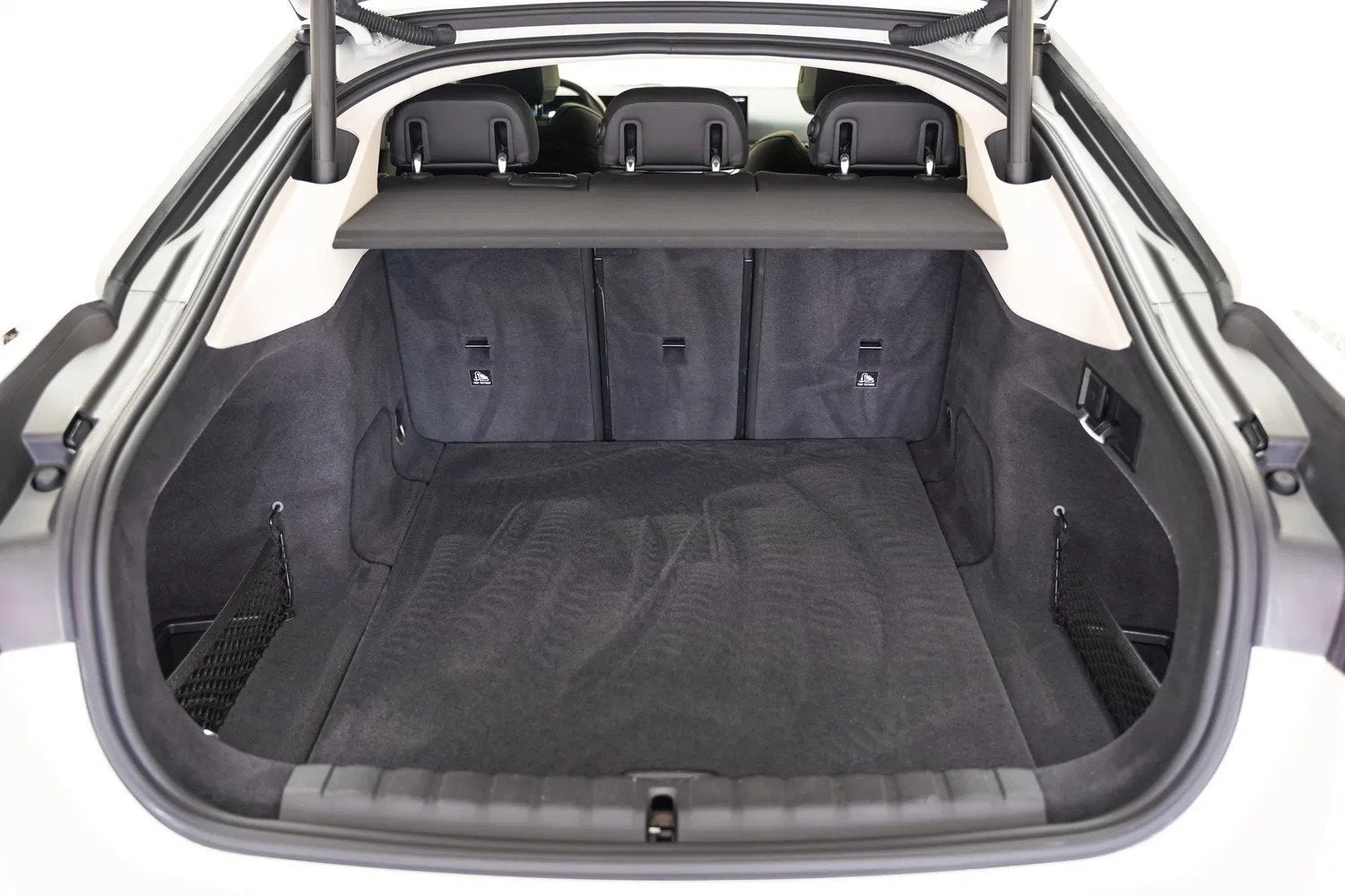 Foto 40 van BMW i4 eDrive40 84 kWh [ Schuifdak Sportstoelen Stoelverwarm