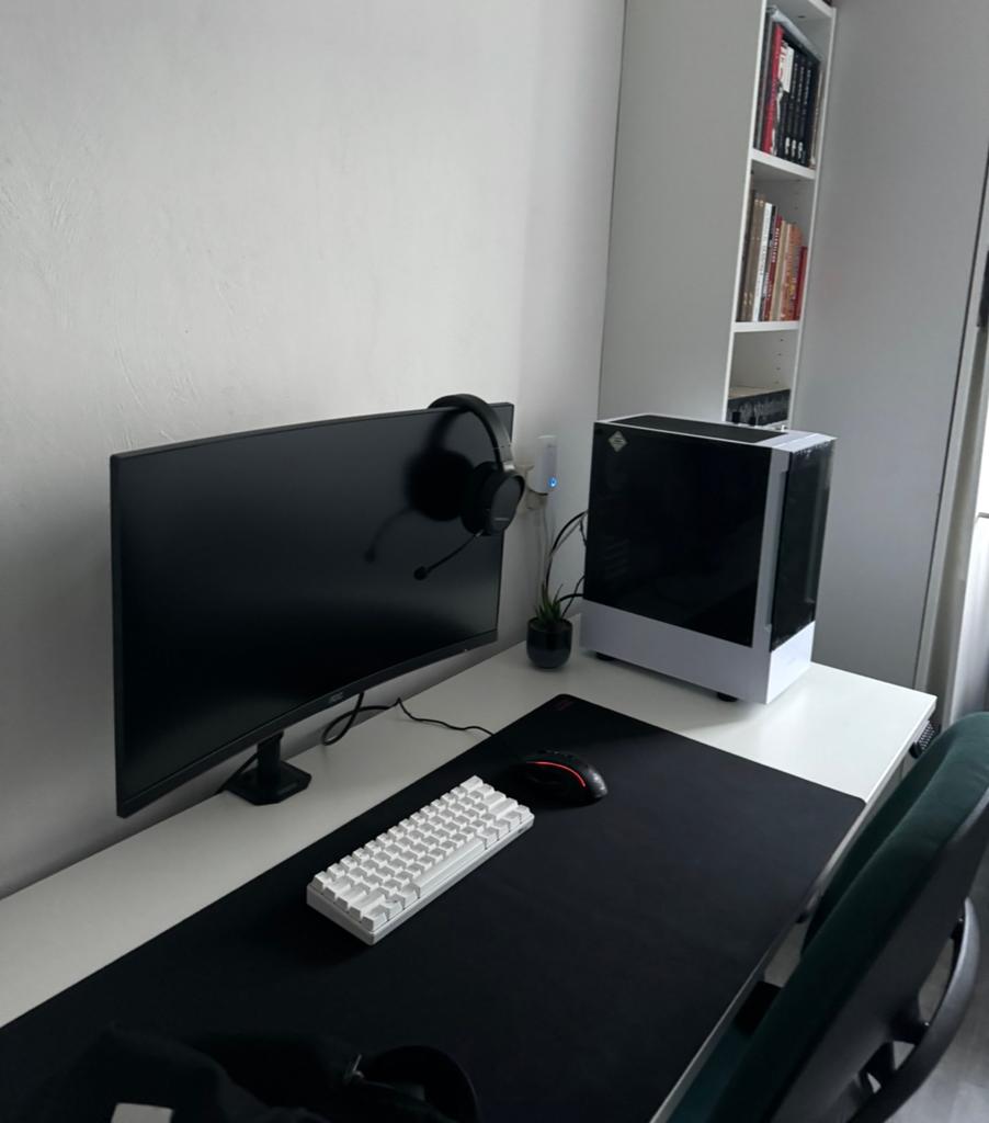 Gaming PC Setup RTX 4060 / i9 / 32GB RAM / 240Hz, Spelcomputers en Games, Games | Pc, Overige genres, 1 speler, Ophalen of Verzenden