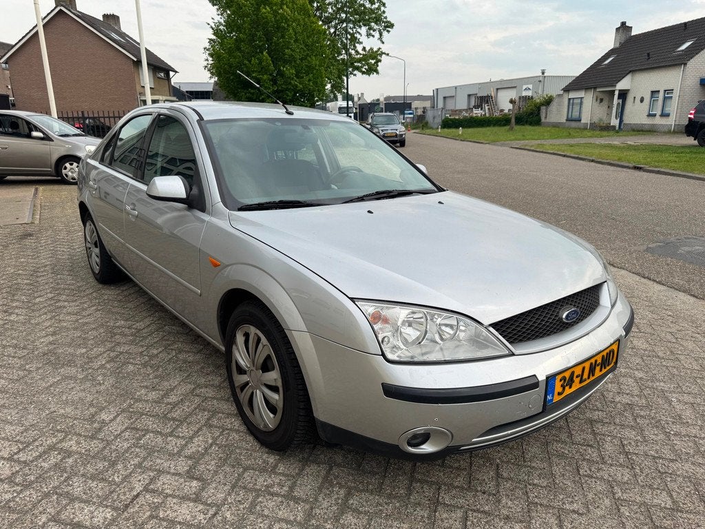 Ford Mondeo 2.0-16V Collection AUTOMAAT AIRCO, Mondeo, Zilver of Grijs, 710 kg, Hatchback