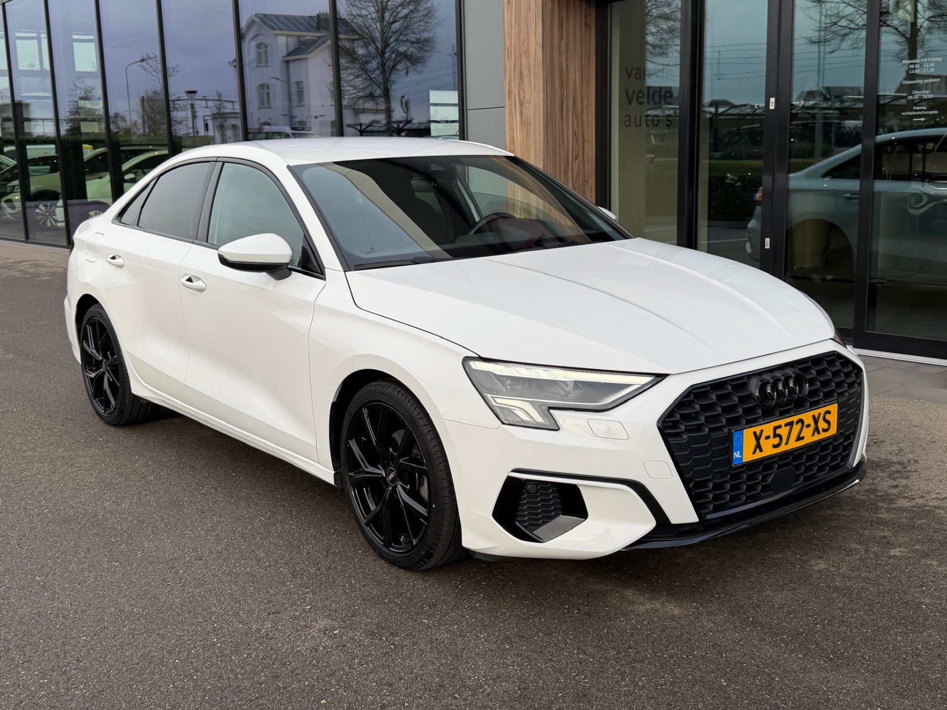 Audi A3 Limousine 35 TFSI 150pk S-tronic Advanced | Camera |, 12 maanden, Stof, 4 cilinders, Wit