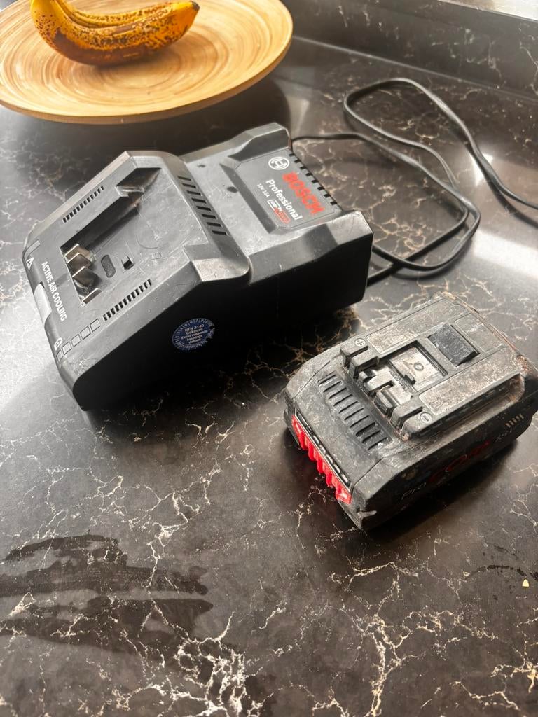 Bosch pro core 8.0 accu met lader, Doe-het-zelf en Verbouw, Gereedschap | Machine-onderdelen en Toebehoren, Ophalen of Verzenden