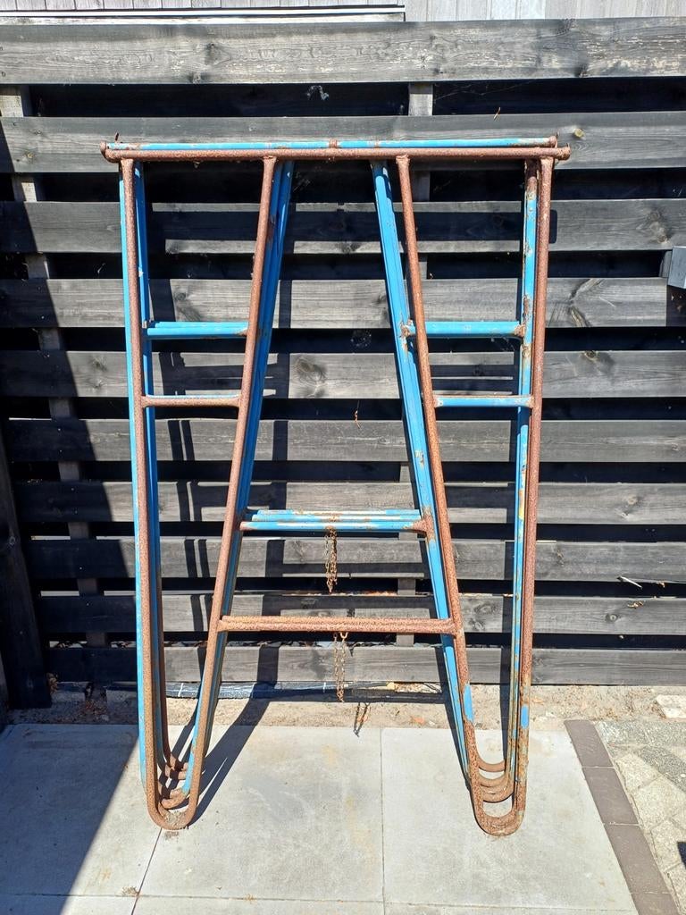 3xGebruikt Steigerbok 180cm hoog en Klaar voor Gebruik, Doe-het-zelf en Verbouw, Steigers, Ophalen of Verzenden, Minder dan 2 meter