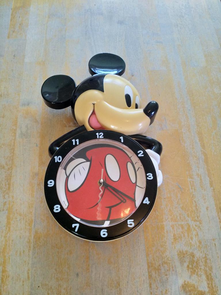 Plastic Mickey klok, Verzamelen, Disney, Ophalen of Verzenden, Mickey Mouse, Gebruikt, Overige typen