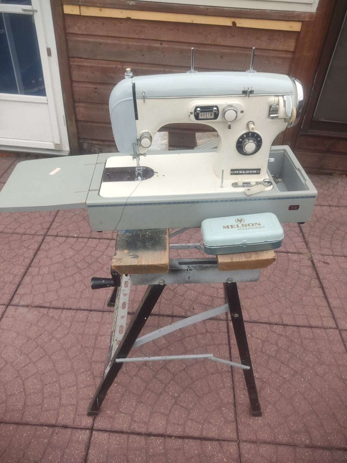 Vintage Melson Naaimachine met Koffer en Accessoires, Ophalen of Verzenden, Gebruikt, Naaimachine, Overige merken