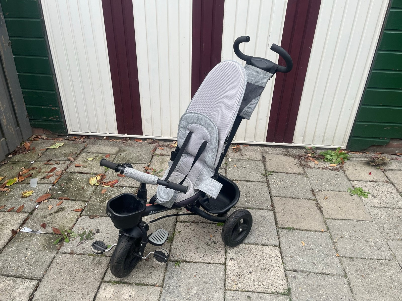 Kinderkraft driewieler met duwstang en verstelbare zitting, Fietsen en Brommers, Ophalen, Gebruikt, Terugtraprem, Duwstang