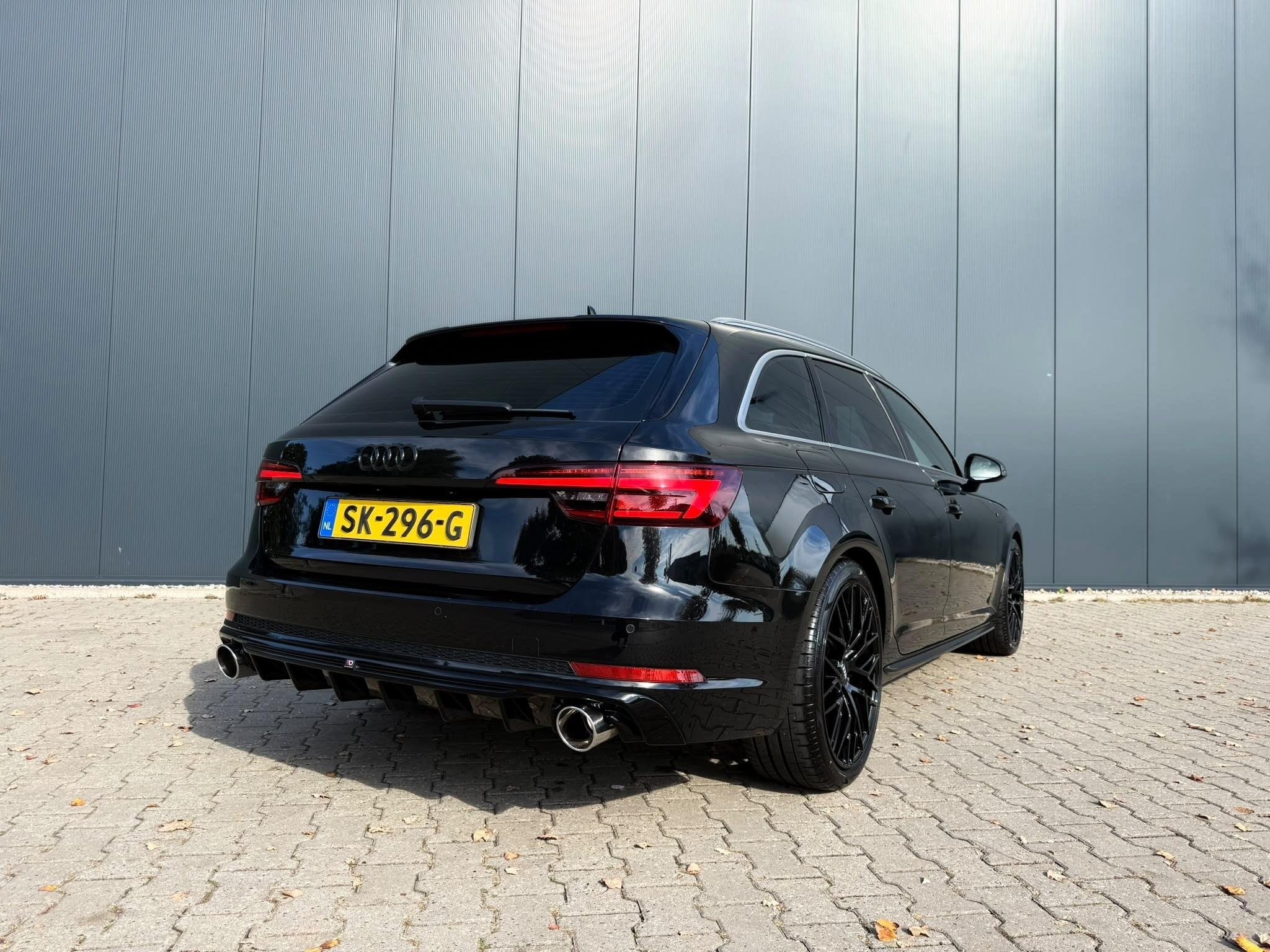 Foto 9 van Audi A4 Avant 1.4 TFSI Sport S line edition navi / 19 inch l
