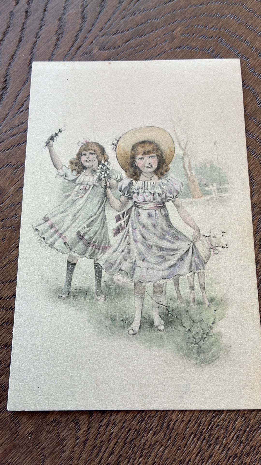 Mooi getekend. 2 dansende meisjes met lammetje, Ophalen of Verzenden, Voor 1920, Ongelopen