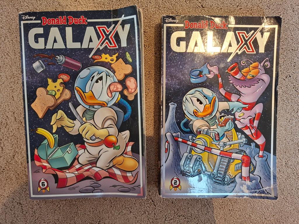 Donald Duck Galaxy Pocket - Nummers 2 en 6, Boeken, Stripboeken, Meerdere stripboeken, Ophalen of Verzenden, Zo goed als nieuw