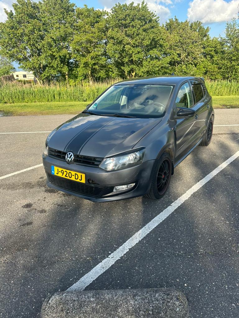 Volkswagen Polo 1.2 51KW 2011 Grijs, Auto's, Voorwielaandrijving, 967 kg, 40 €/maand, 1198 cc