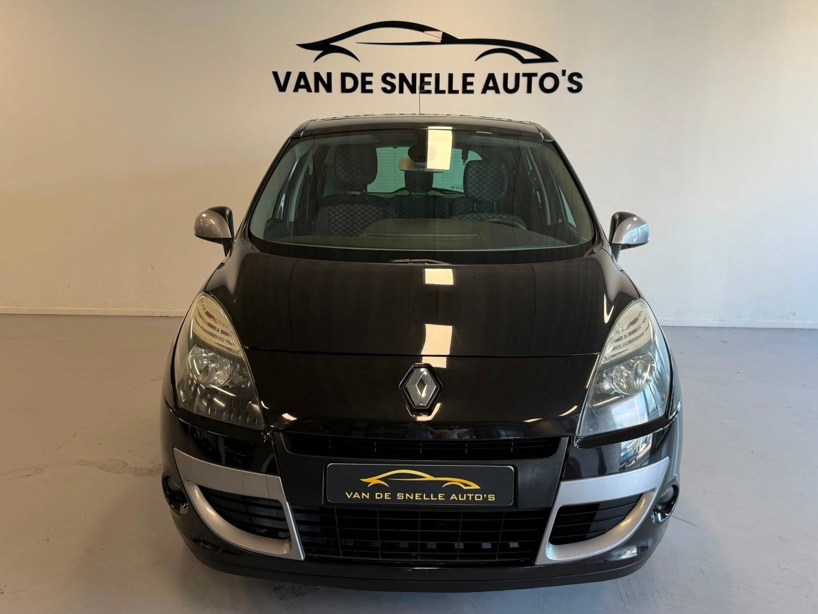 Renault Scénic 1.6 Celsium AIRCO/TREKHAAK/NAVIGATIE, Voorwielaandrijving, Gebruikt, 1295 kg, 4 cilinders