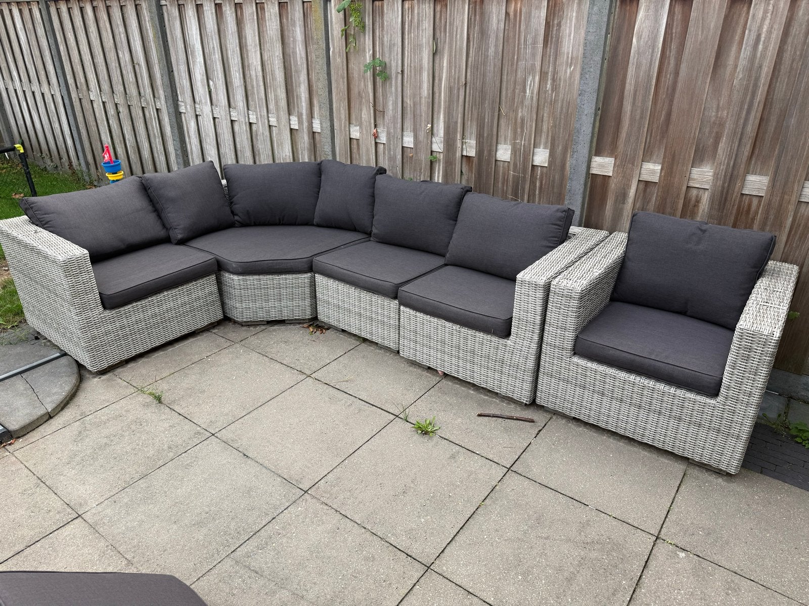 Wicker loungeset met antraciete kussens en stoel, Ophalen, 5 zitplaatsen, Gebruikt, Loungeset