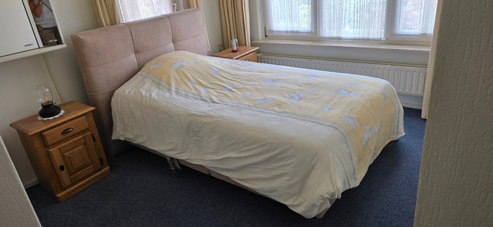 Boxspring twijfelaar met elektrisch verstelbare bodem, Ophalen, Gebruikt, Beige, Twijfelaar