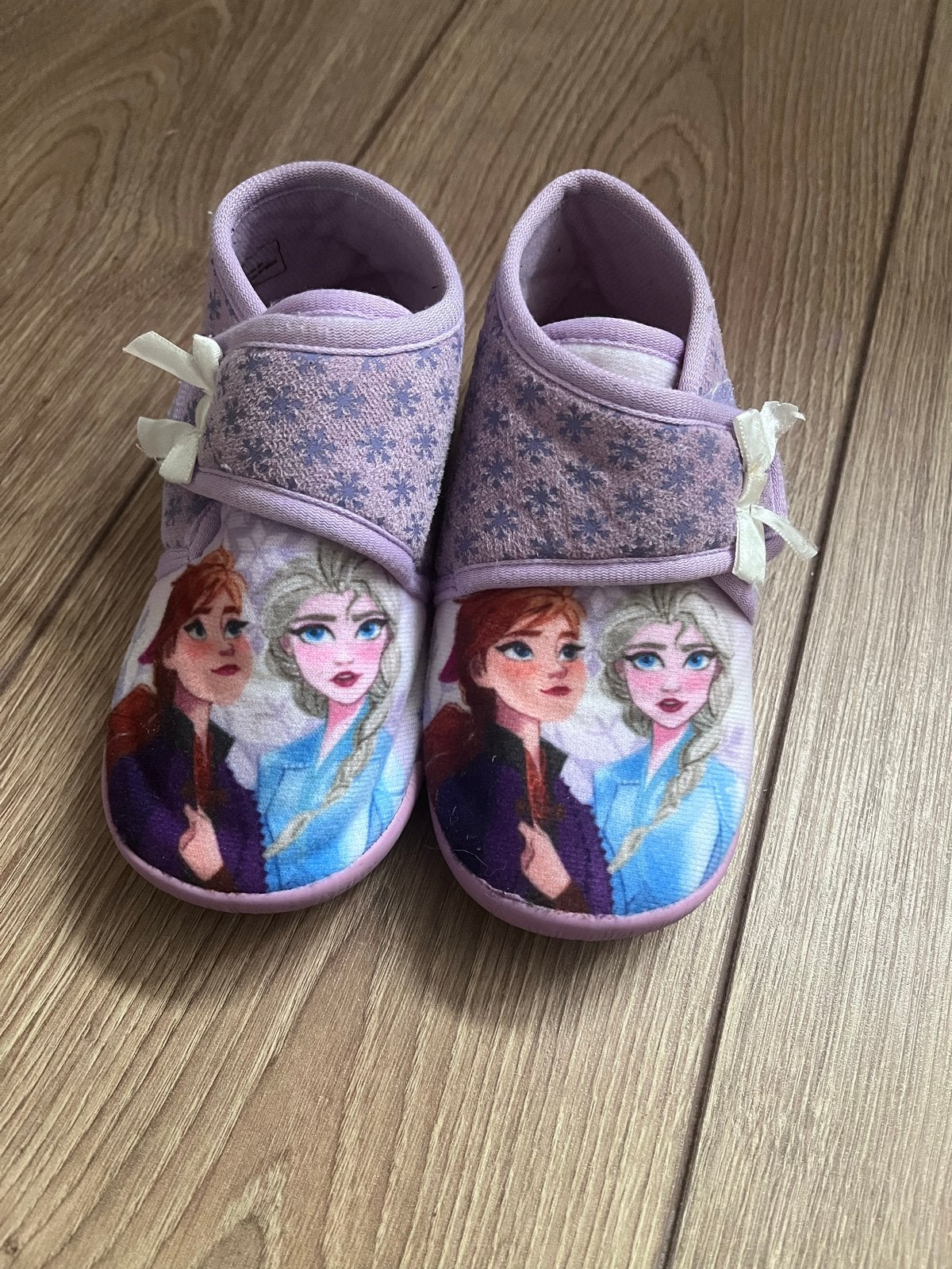 Frozen Elsa & Anna pantoffels maat 28, Ophalen of Verzenden, Gebruikt, Meisje