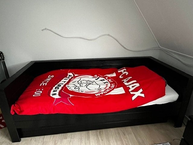 bed(bank) van Woood 90X200, Ophalen, Gebruikt, Eenpersoons, Zwart