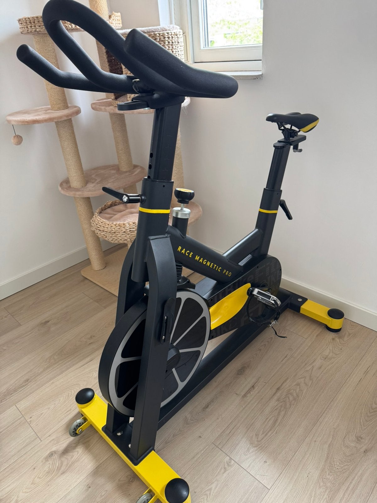 Spinningfiets te koop, Ophalen, Zo goed als nieuw, Spinningfiets