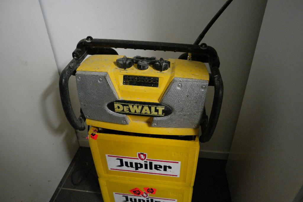 bouwradio DEWALT gratis verzonden, Verzenden, Gebruikt, Bouwradio