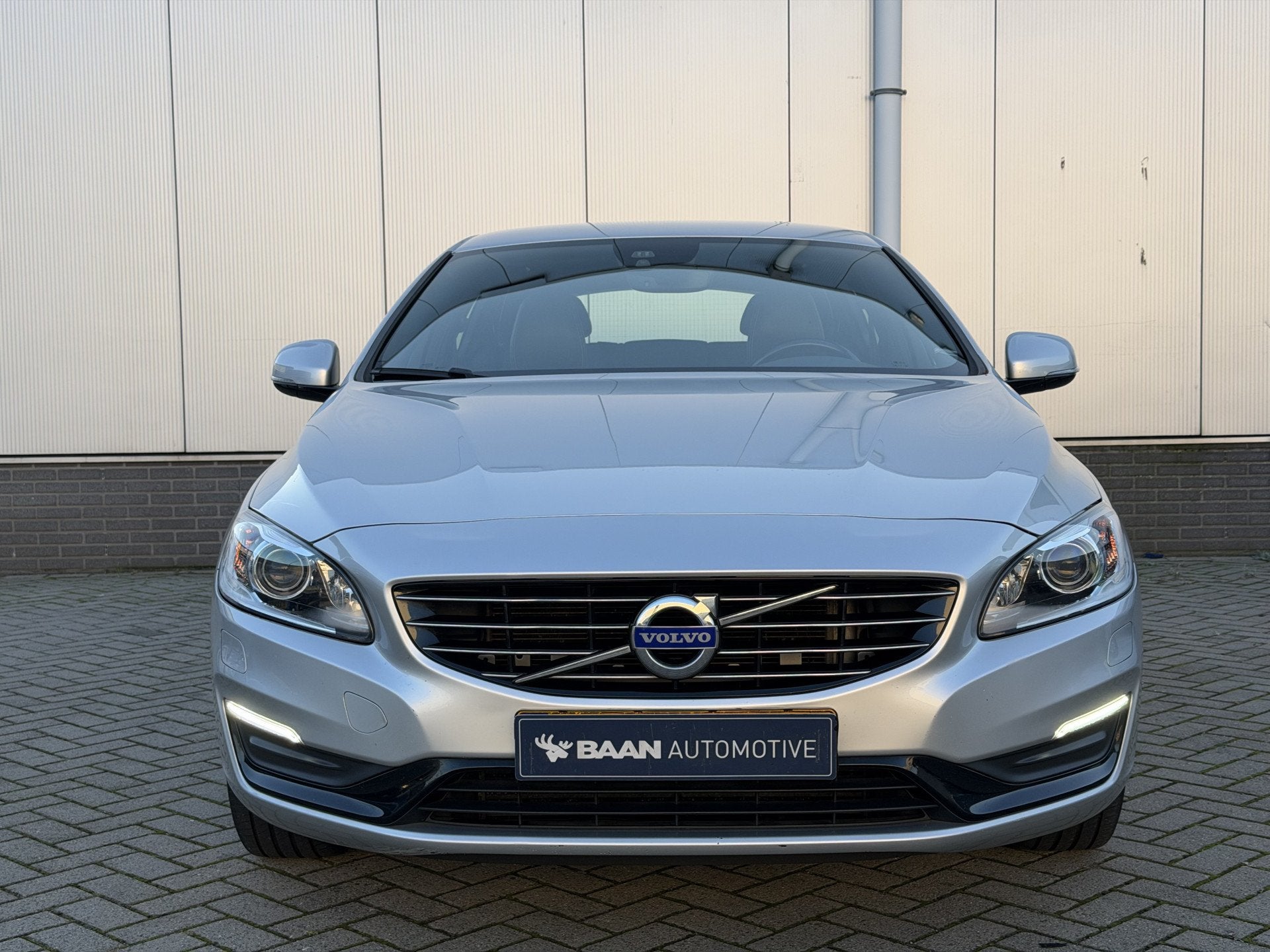 Volvo V60 1.5 T3 Polar+ Dynamic | Goed onderhouden | Trekhaa, Auto's, Xenon verlichting, 4 cilinders, 154 pk, 84 €/maand