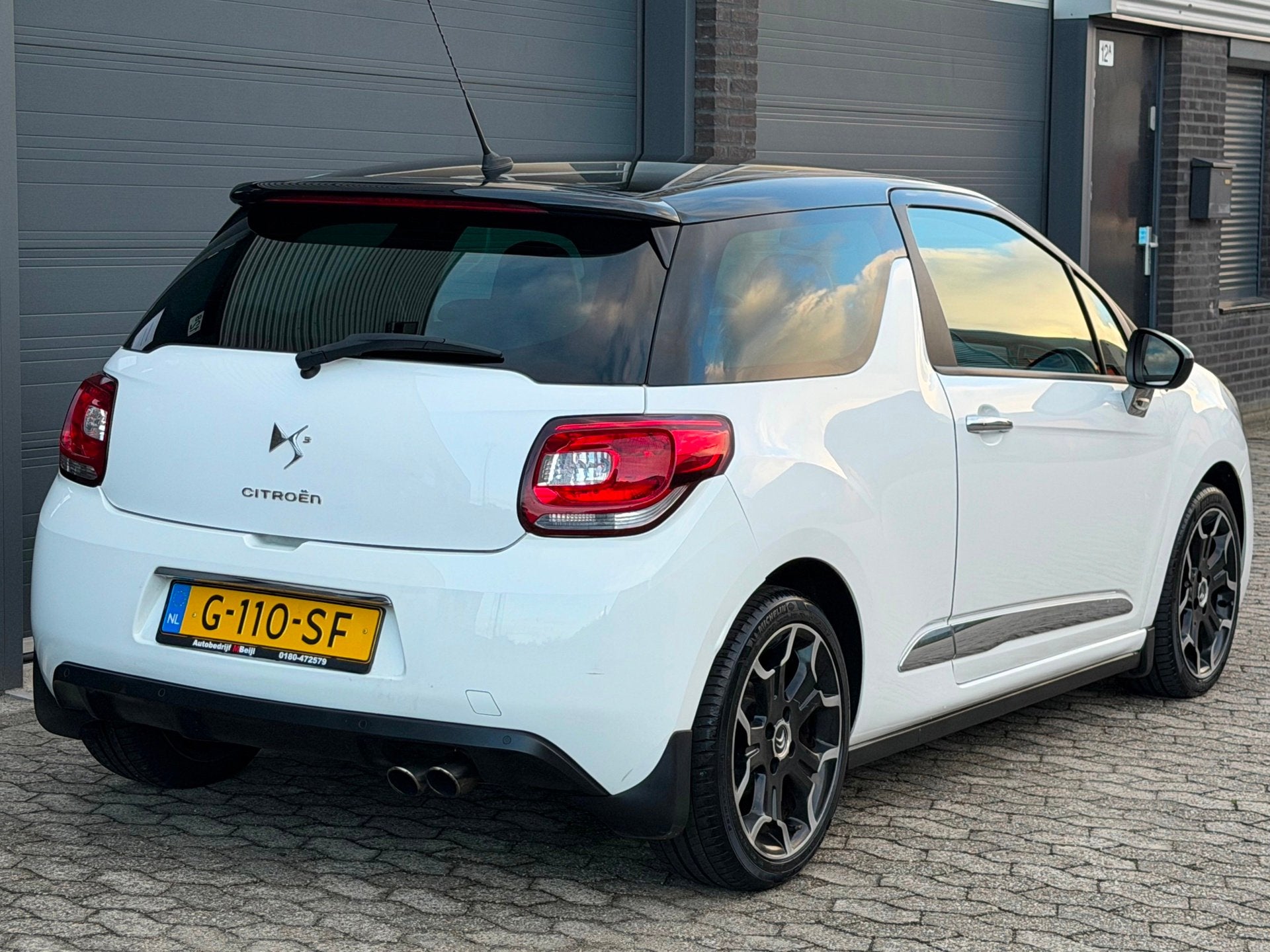 Citroen DS3 1.6 THP Ultra Prestige LEER NAVI CLIMA CRUISE, Voorwielaandrijving, Euro 5, Gebruikt, Zwart