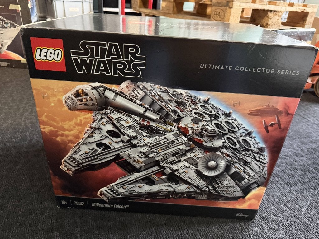 LEGO Star Wars 75192 Millenium Falcon - gebruikt, Kinderen en Baby's, Speelgoed | Duplo en Lego, Ophalen, Star Wars, Denemarken