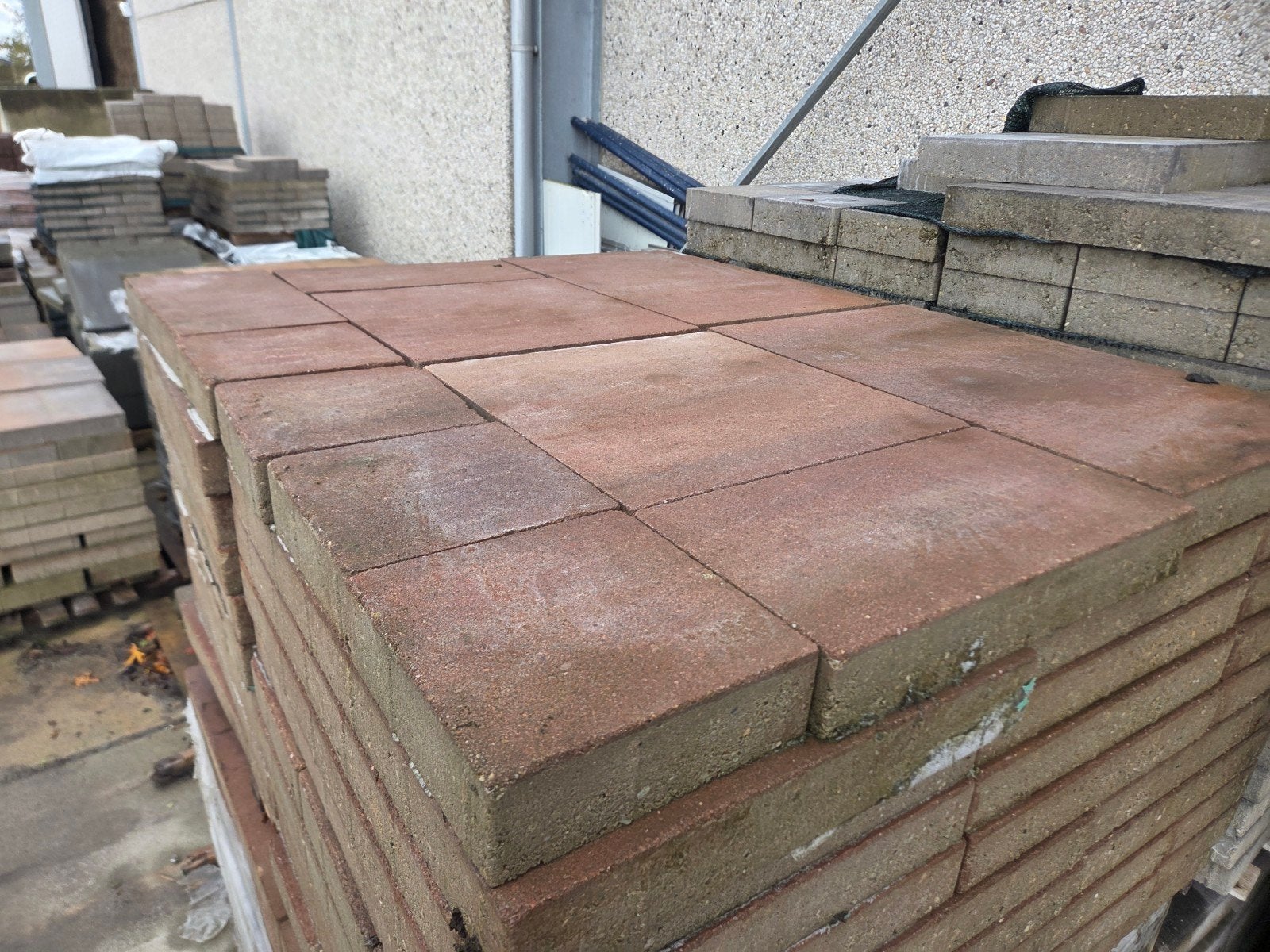 Rood wildverband bestrating B-keus, 40m2, Ophalen, Beton, Terrastegels