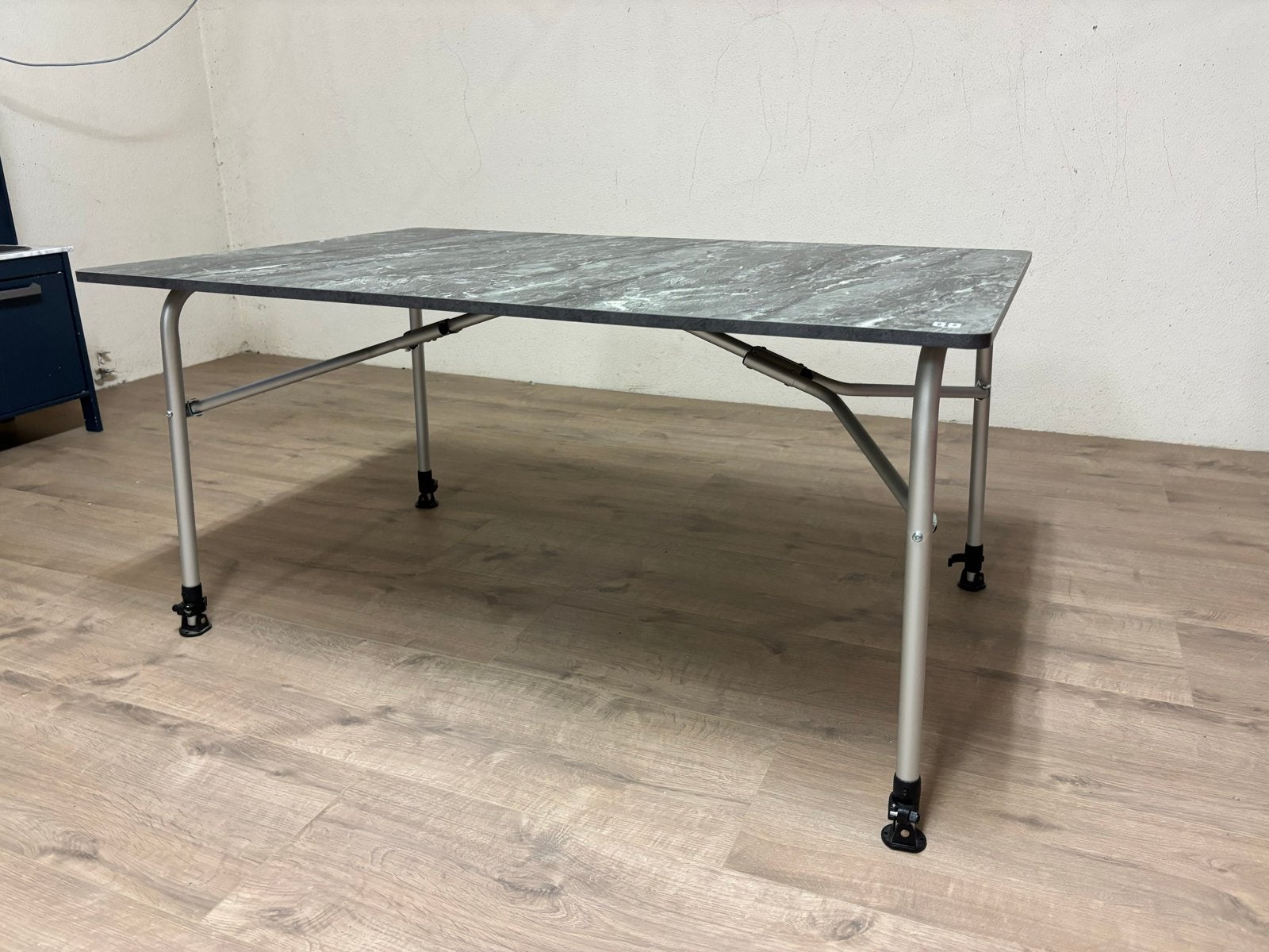 Opvouwbare campingtafel (Travellife) met marmerlook blad, Caravans en Kamperen, Ophalen, Zo goed als nieuw, Campingtafel