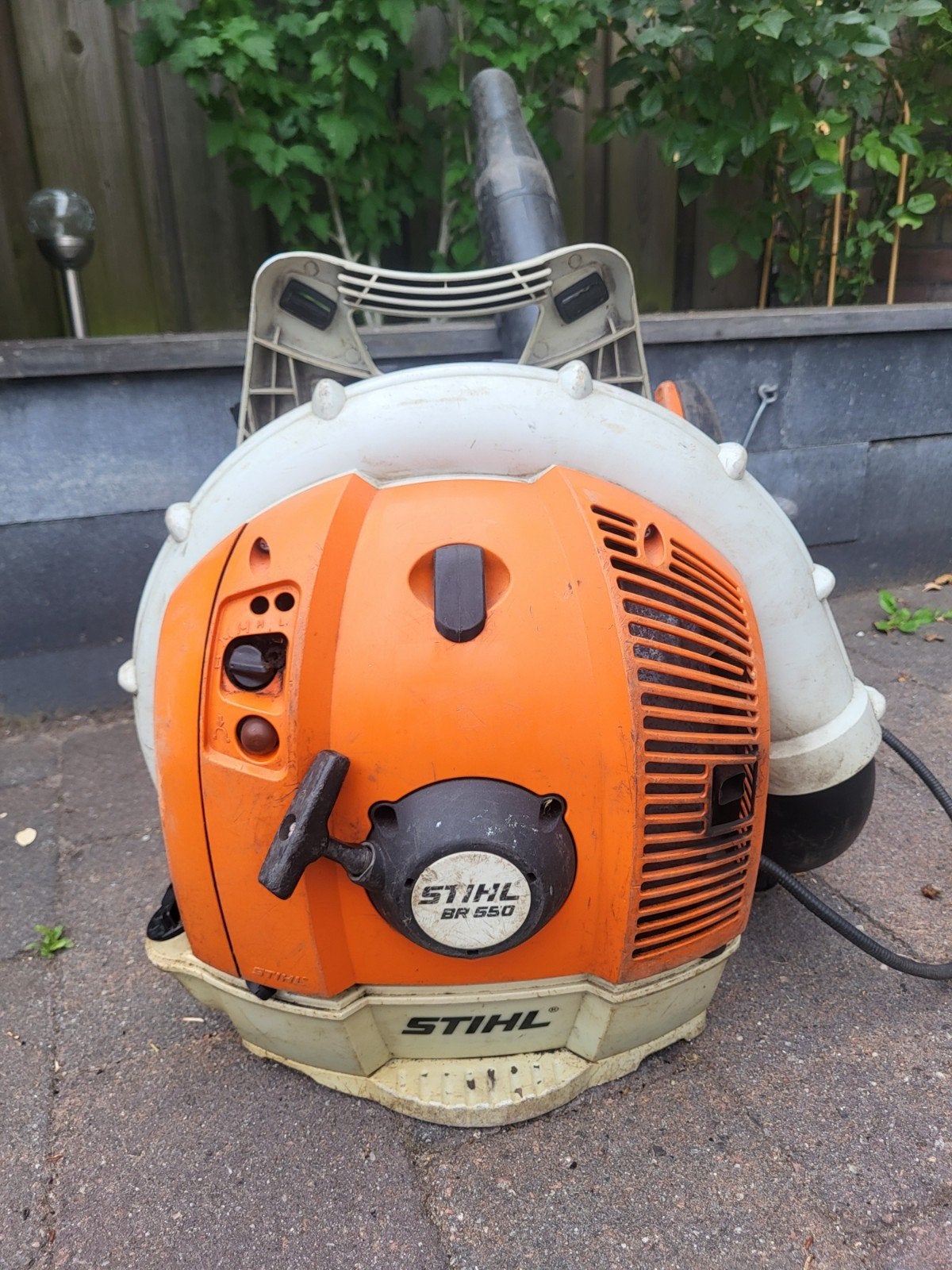 Stihl BR550 benzine bladblazer igst

veel blaaskracht, Benzine, Gebruikt, Ruggedragen, Ophalen of Verzenden