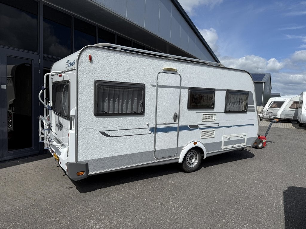 Knaus Sport 450 QU Bed 210cm + Rondzit + Tent BJ 2008, Caravans en Kamperen, Caravans, Schokbreker, Standaardzit, Bedrijf, 4 tot 5 meter