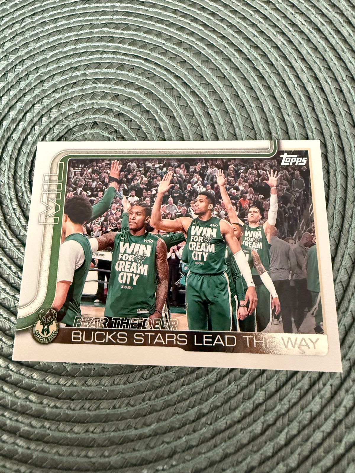Milwaukee Bucks Topps Fear The Deer Basketbalkaart, Ophalen of Verzenden, Nieuw, Overige sporten, Spelerskaart