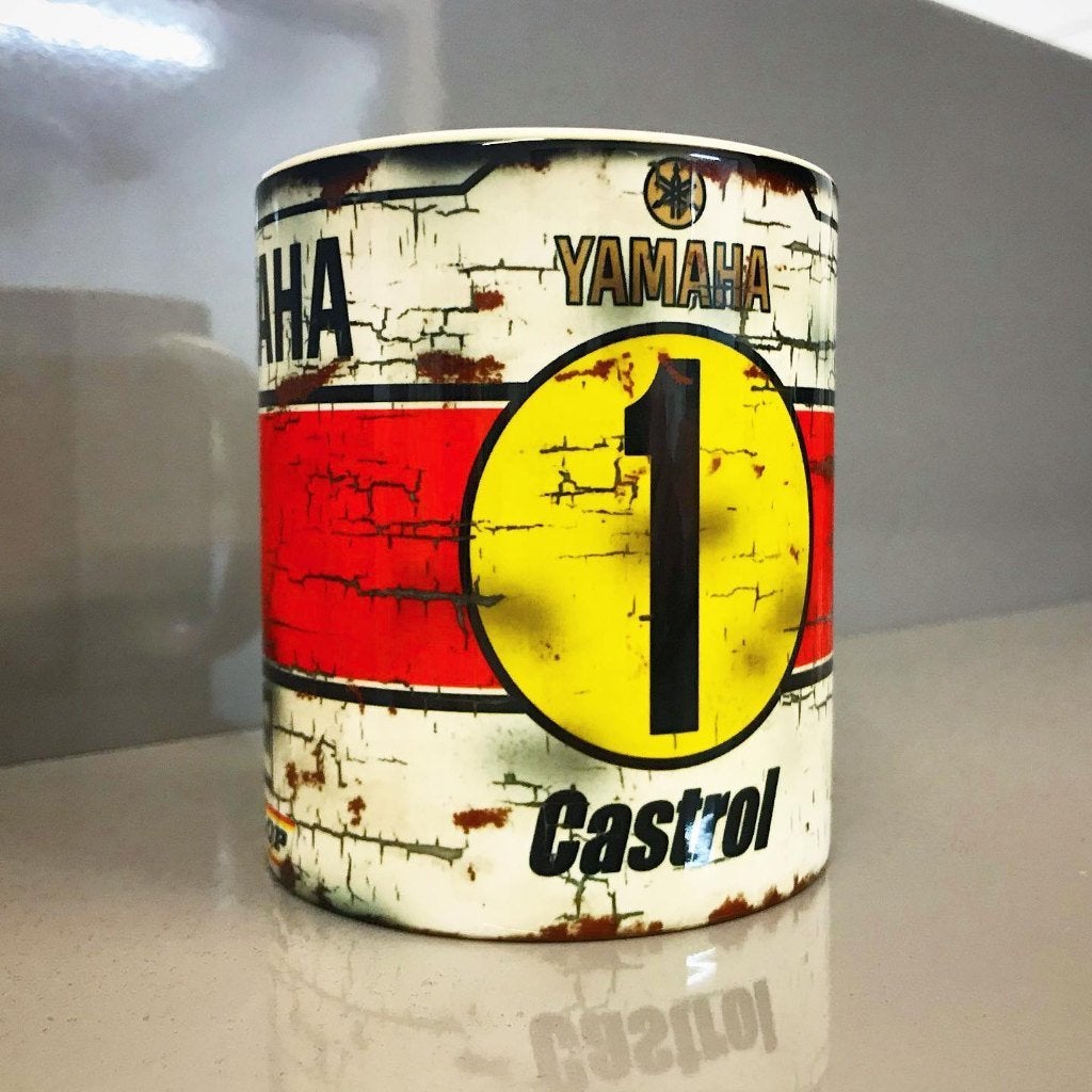 ✅ Giacomo Agostini Yamaha mok Vintage olie Motorsport, Verzamelen, Ophalen of Verzenden, Nieuw, Motoren