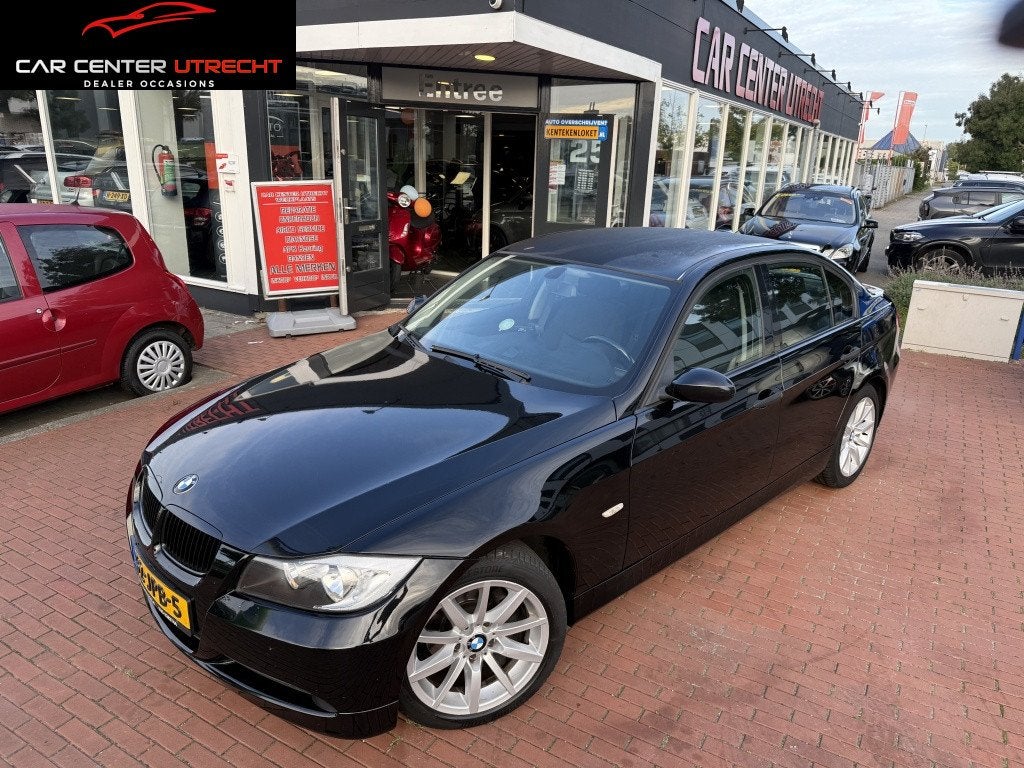BMW 3-serie 320i automaat navi trekaak nette bmw (bj 2005), Automaat, Dealer onderhouden, 4 cilinders, 150 pk